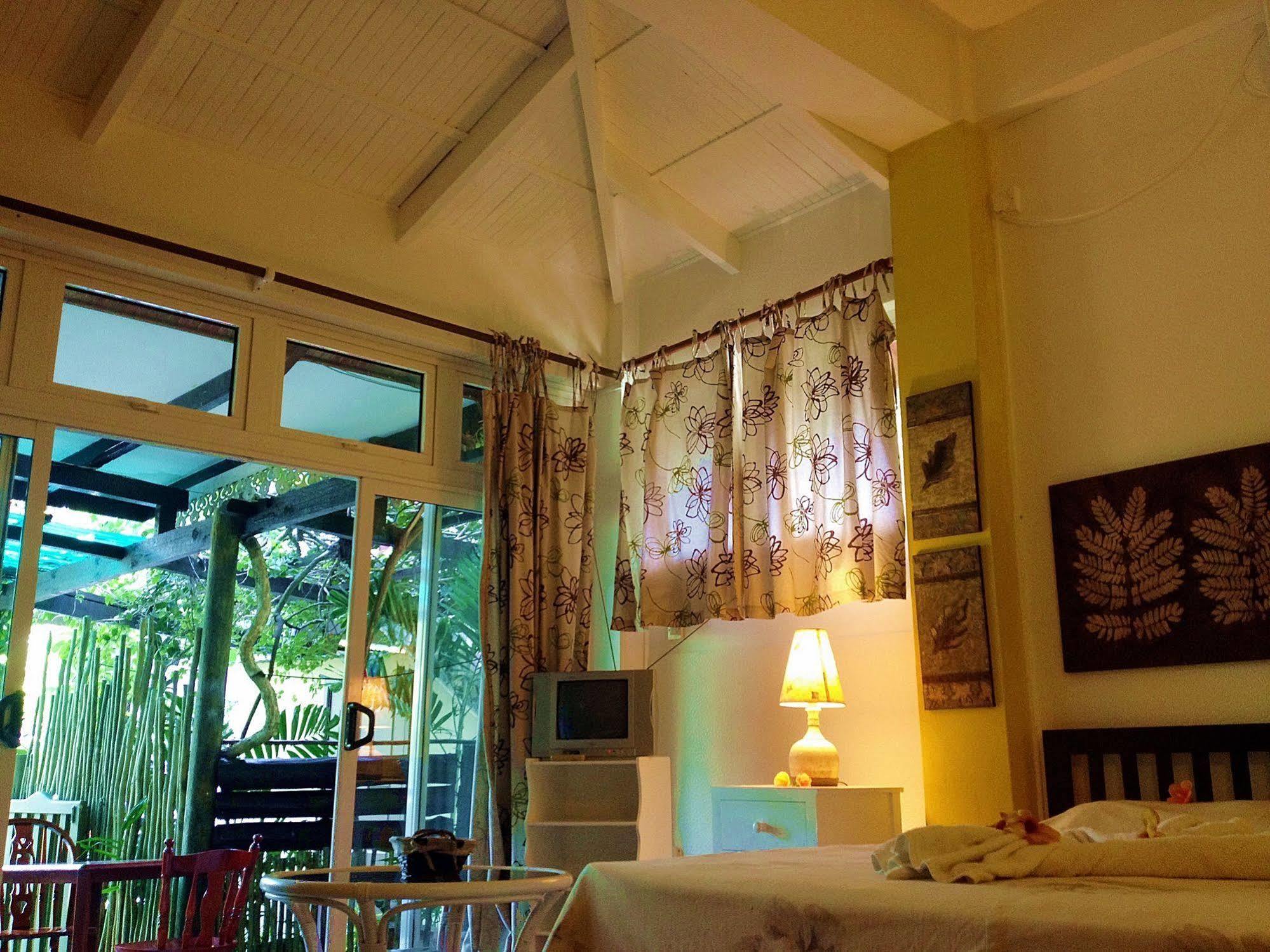 Romance Bungalows Beau Vallon  Exterior foto